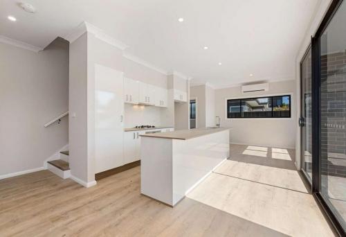 48 Webb Street - Kitchen 2